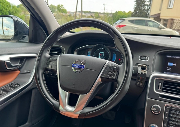 Volvo V60 cena 55900 przebieg: 210000, rok produkcji 2014 z Puławy małe 596
